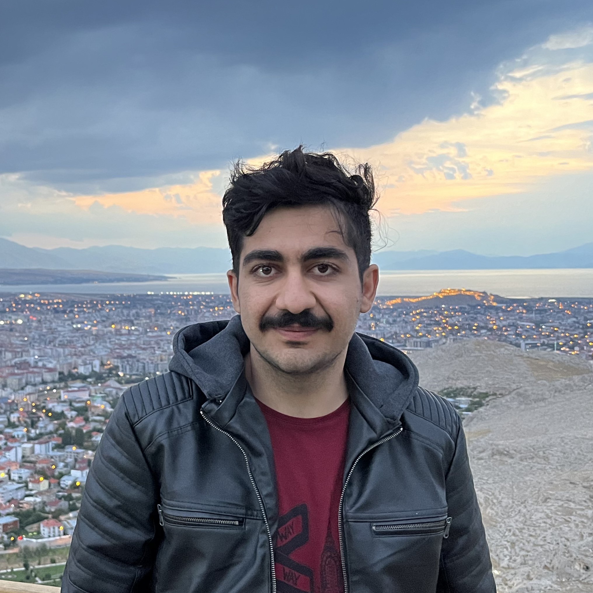 Hiwa, Founder of NeoCru